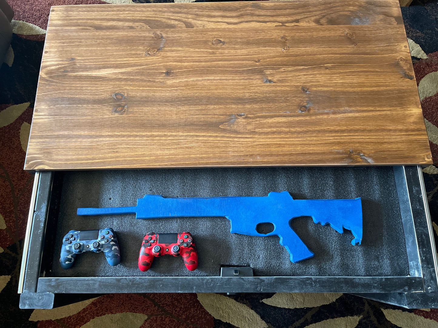 Country Covert Coffee Table