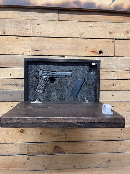 Mountain hidden gun decor